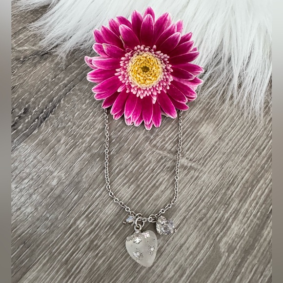 πβοΈBRIGHTON Retired Frosted Silver Heart Pendant Necklace - Picture 5 of 5